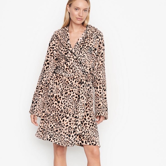 Victoria's Secret Other - Victoria’s Secret Short Cozy Robe